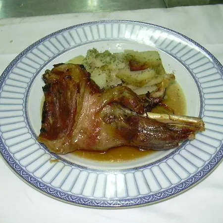 Hotel Carinena Отель Кариньена