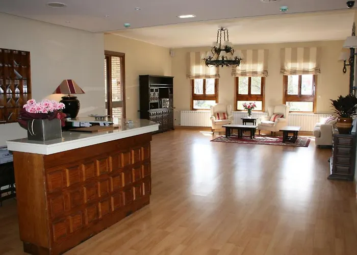 Hotel Carinena מלון 2*